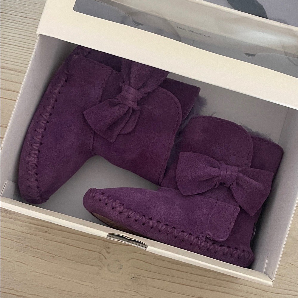 UGG never worn Purple Suede Baby Booties with Bow
